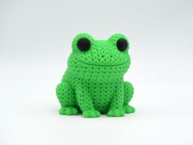 Knitted Frog — жаба