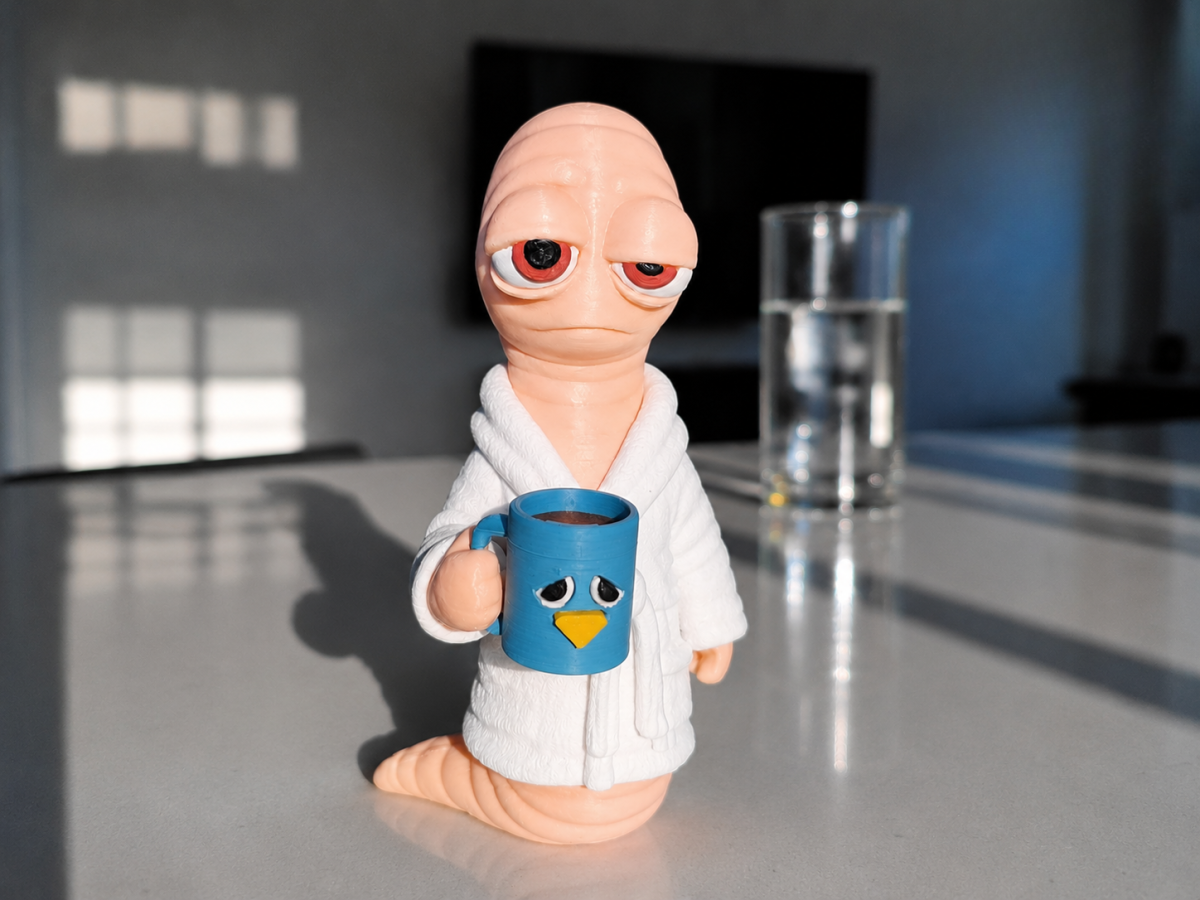 The Early Worm Gets the Bird — черв'ячок