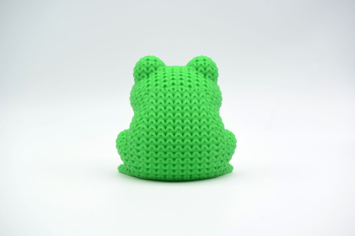 Knitted Frog — жаба