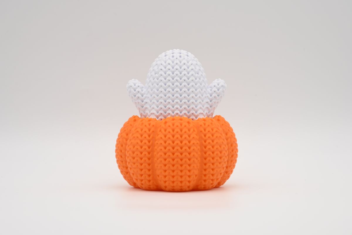 Knitted Ghost in Pumpkin — привид у гарбузі