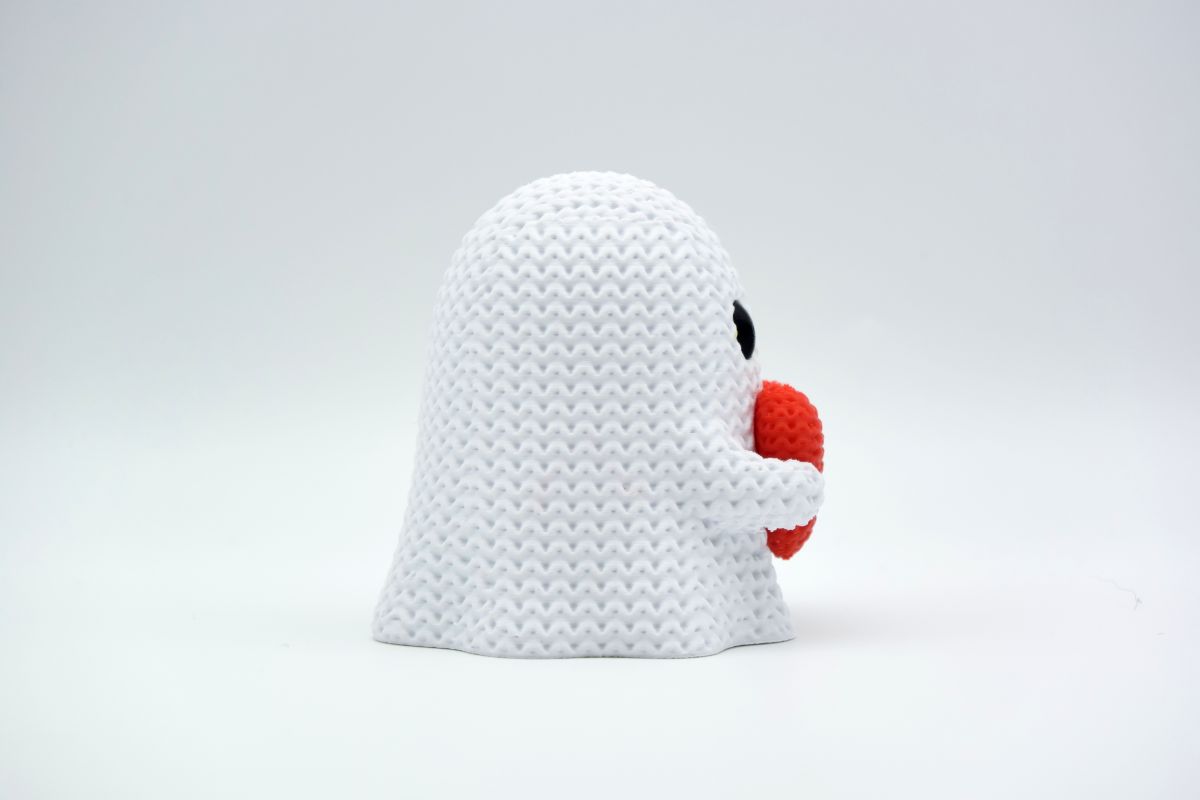 Knitted Halloween Heart Ghost — привид із сердечком