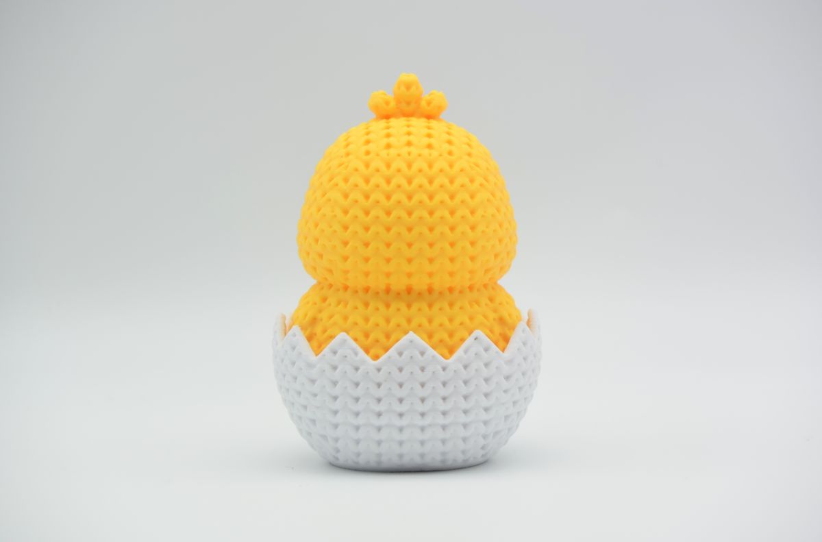 Knitted Hatching Chick — курча в шкаралупі