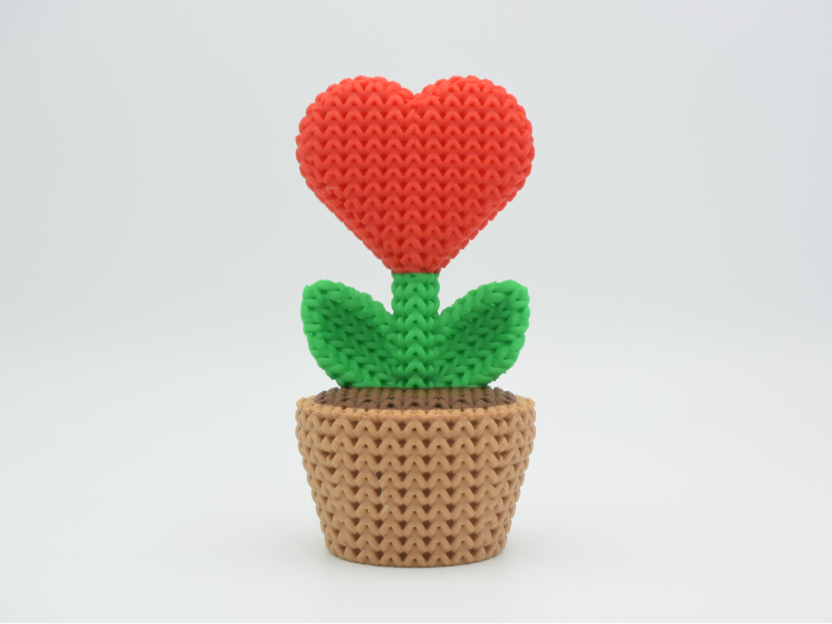Knitted Heart Plant In a Pot — сердечко-рослина в горщику
