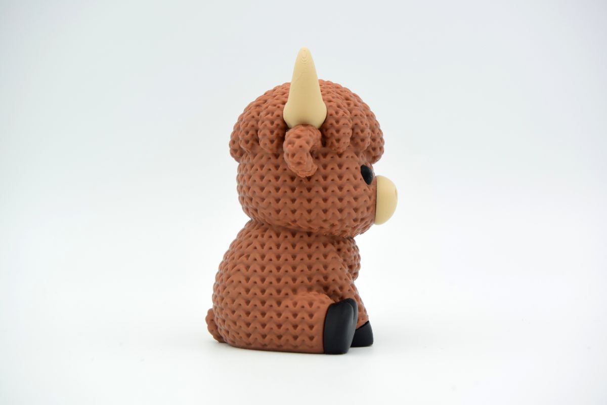 Knitted Highland Cow — шотландська корова