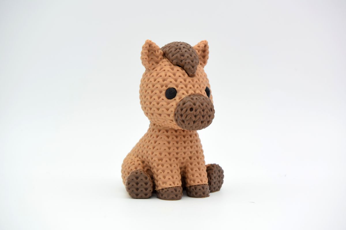 Knitted Horse — кінь